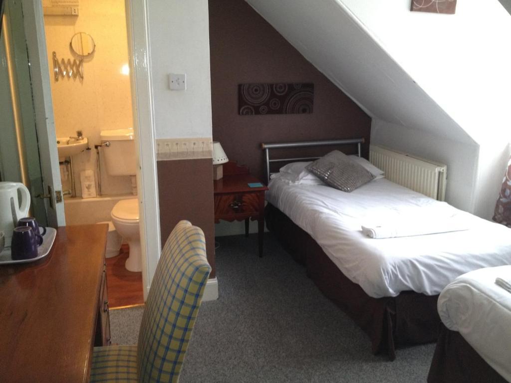 Edinburgh Thistle Guest House Стая снимка