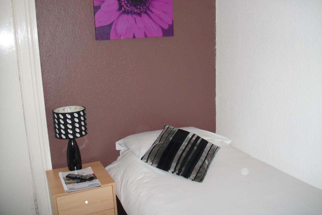 Edinburgh Thistle Guest House Стая снимка